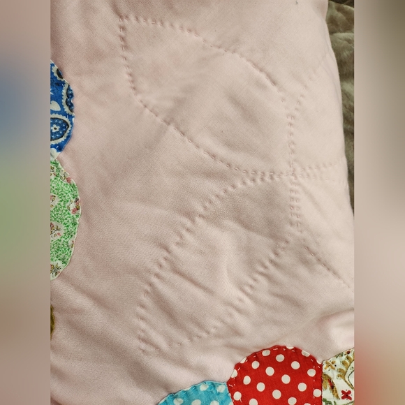 100% Handstitched Dresden Plate Quilt - Picture 7 of 16